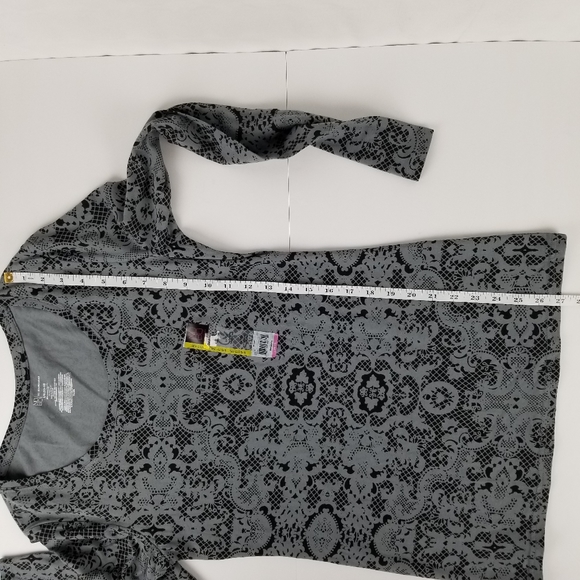 No Boundaries long sleeve tee Large - Picture 5 of 6